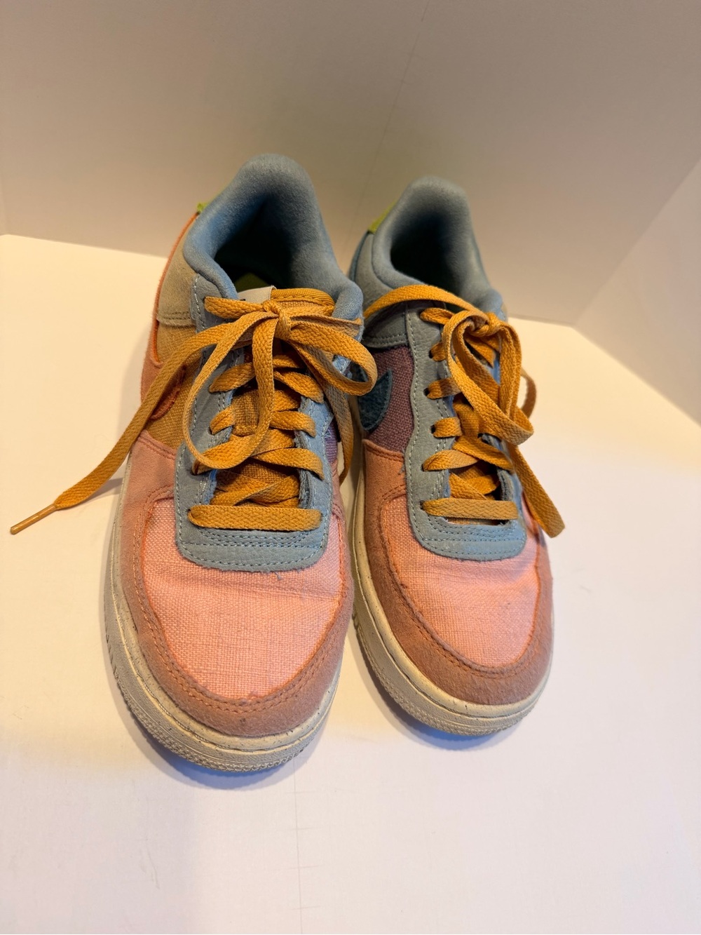 Nike Kids Multicolor Pink Blue Peach Sneakers with Mustard Laces